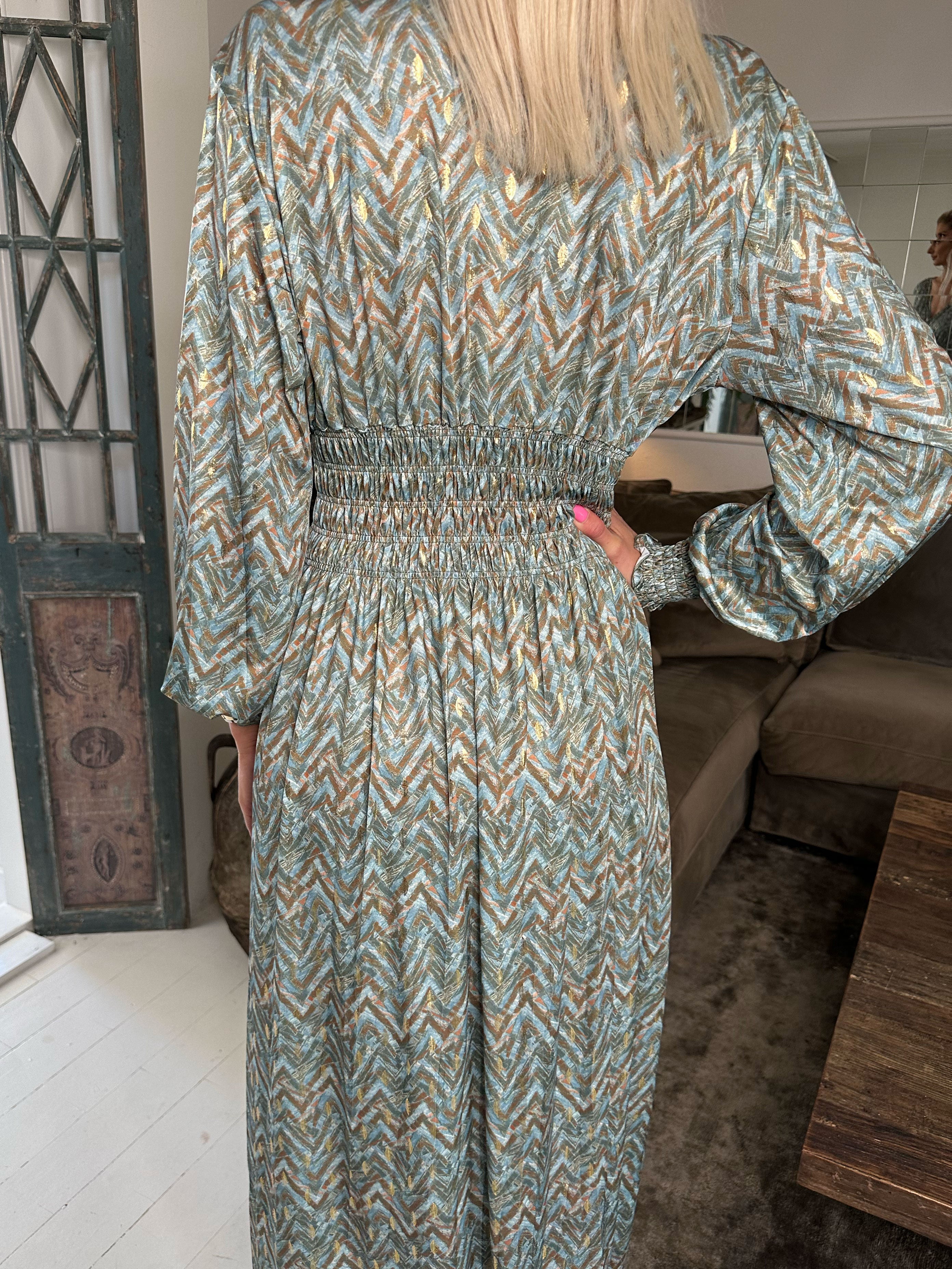 Pams ZigZag L/S - Lang elastisk kjole i krølfrit stof med lange ærmer